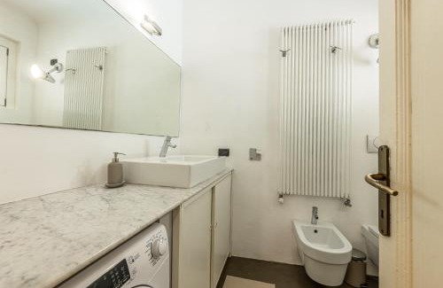 Navigli Apartamento | San Gottardo Apartment - Close to Navigli and Duomo