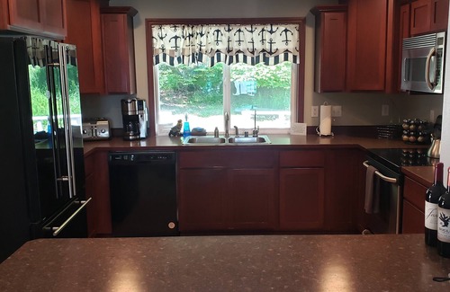 Friday Harbor Casa | Waterfront Paradise, Private Beach House, Family Fun!