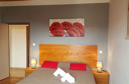 Aullene Cama Y Desayuno | San Larenzu