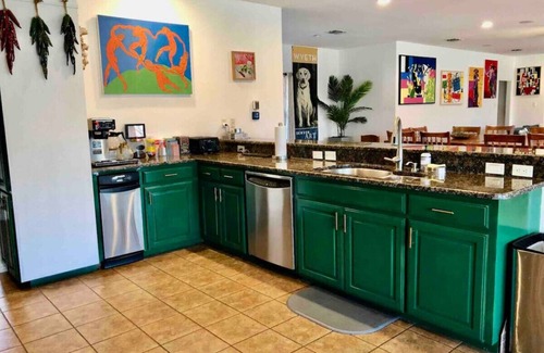 Martindale Casa | San Marcos River I Sleeps 26 l Hot Tub l 3 acres