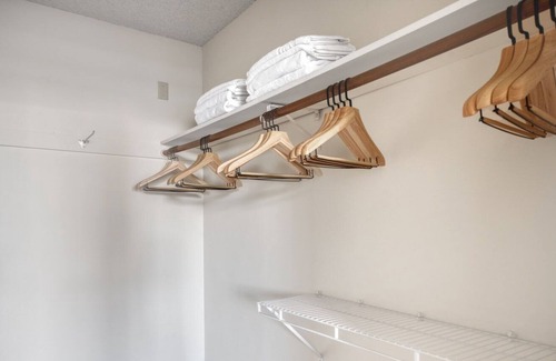 Central San Mateo Apartamento | San Mateo 2BR w/ W/D, BBQ & Pool, near Caltrain