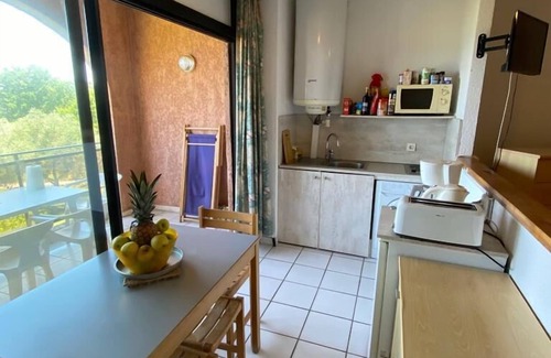 Moriani-Plage Apartamento | San Nicolao de Moriani: les Marines studio sea view with direct beach access.
