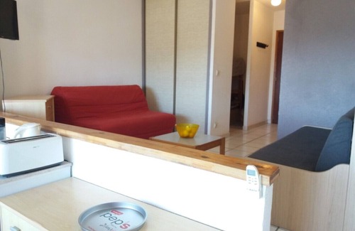 Moriani-Plage Apartamento | San Nicolao de Moriani: les Marines studio sea view with direct beach access.