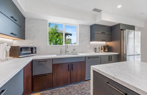 San Rafael Casa | Luxury Home among the trees with views of Mt Tam