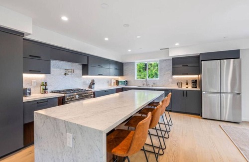 San Rafael Casa | Luxury Home among the trees with views of Mt Tam