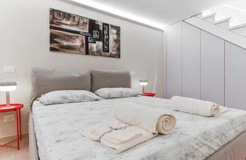 Garegnano Casa | San Siro Ippodromo - Rho Fiera Elegant Two-story Loft