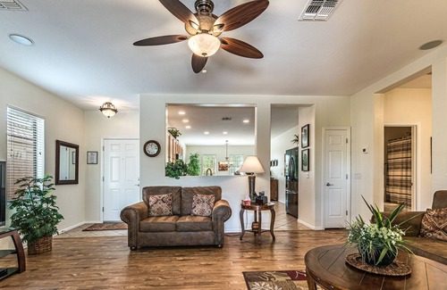 Pecan Creek Casa | San Tan Valley Backyard Paradise con piscina climatizada, putting green, y fogatas