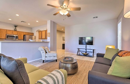San Tan Valley Casa | San Tan Valley Home w/ Pool Access & Golf View!