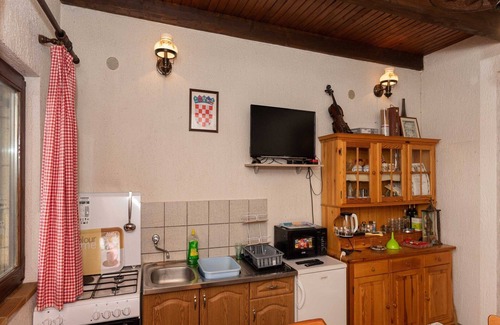 Donja Stubica Casa | San Vinogradara - One Bedroom Holiday Home With Hot Tube