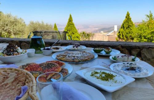 Ein Qiniyye Cama Y Desayuno | Sanabl Druze Hospitality