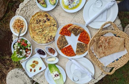 Ein Qiniyye Cama Y Desayuno | Sanabl Druze Hospitality