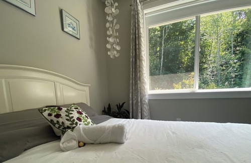 Ladysmith Casa | Sanctuary at edge of forest close to town, beaches and local sights