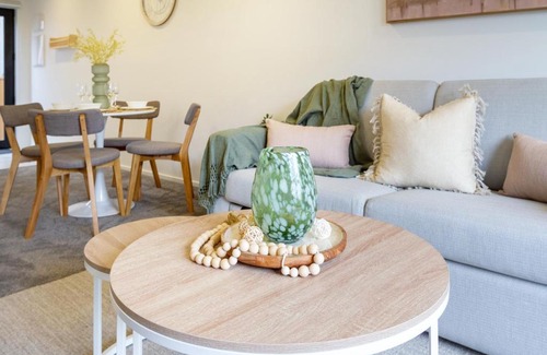 New Brighton Apartamento | Sanctuary close to the beach with Sofa Bed