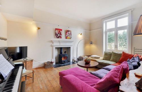 Forest Row Casa | Sanctuary Forest Row countryside village escape Pass the Keys