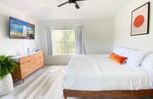 Gainesville Casa | Sanctuary Gainesville Bright 2 BR King Condo