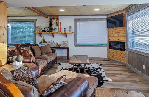Sevierville Casa | Sanctuary on Douglas