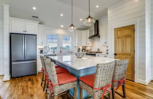 Duck Casa | Sanctuary -- Soundfront Beauty with Private Pier and beach 300 feet away!