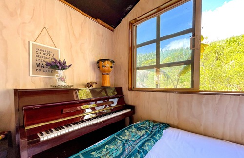 Matapouri Cabina | Sanctuary Springs - Sandy Bay Retreat