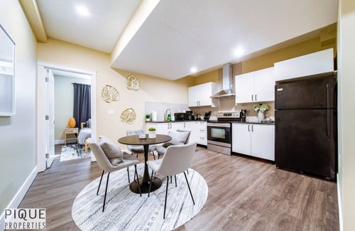 Mayfield Apartamento | Sanctuary Suite | KingBed | Wifi | Near WEM/Rogers