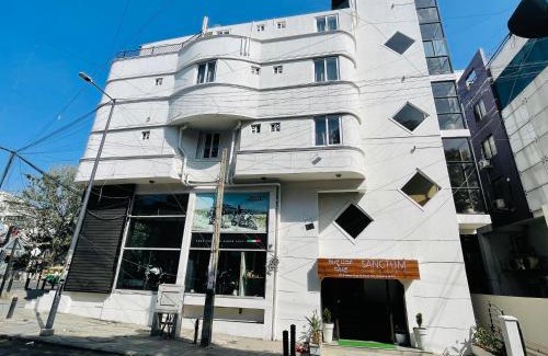 Bangalore City Center Hotel | Sanctum Suites Richmond Road Bangalore