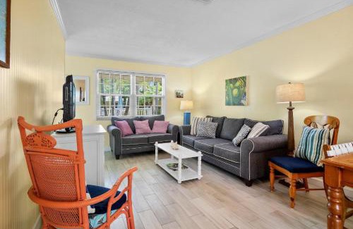 Anna Maria Casa | Sand And Sea 109 A