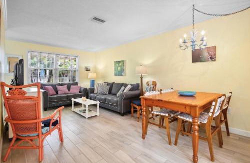 Anna Maria Casa | Sand And Sea 109 A