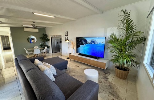 Golden Beach Casa | Sand Bars - Spacious, Beach, Pets