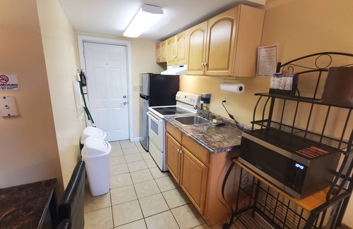 Wildwood Hotel | Sand Box Motel