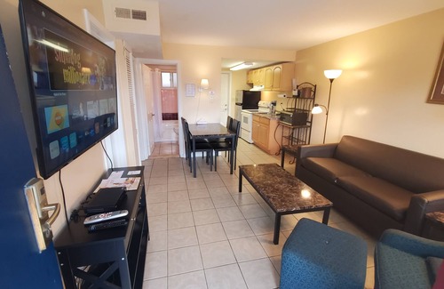 Wildwood Hotel | Sand Box Motel