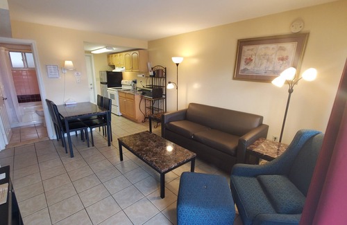 Wildwood Hotel | Sand Box Motel
