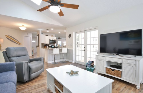 West Bradenton Casa | Sanddollar - Casa recientemente renovada con piscina privada de agua salada, climatizada, wifi gratis