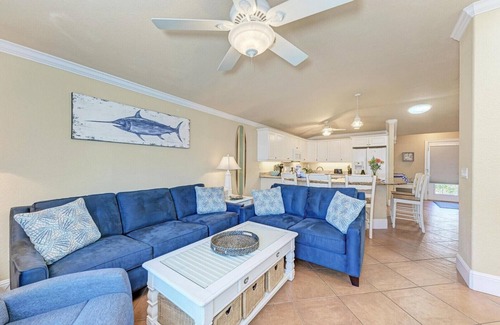 Holmes Beach Casa | Sand Dollar: Poolside Condo 2 Blocks to Beach by Anna Maria Life Vacation Rentals
