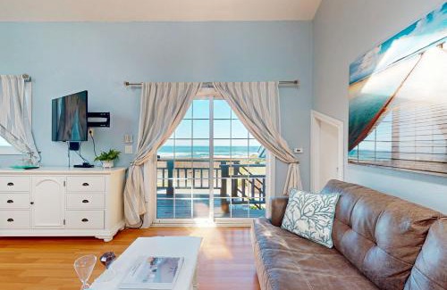 Fort Bragg Hotel | Sand Dollar Suite