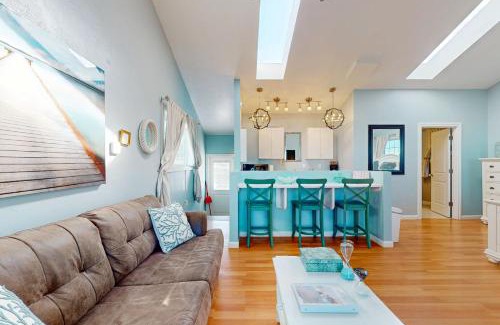 Fort Bragg Hotel | Sand Dollar Suite