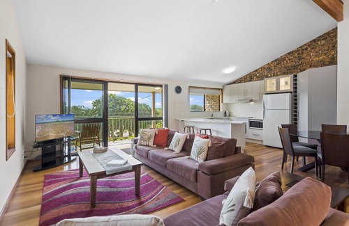 East Ballina Casa | Sand Dunes - Spacious Airy Townhouse by the beach