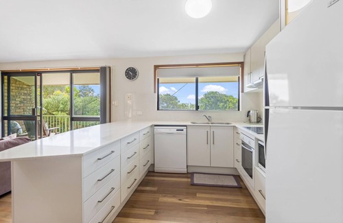 East Ballina Casa | Sand Dunes - Spacious Airy Townhouse by the beach