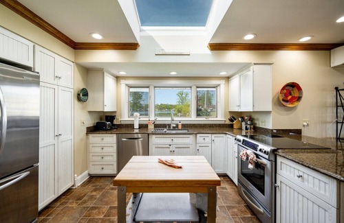 Onsted Casa | Sand Lake Getaway *Lakefront!!*