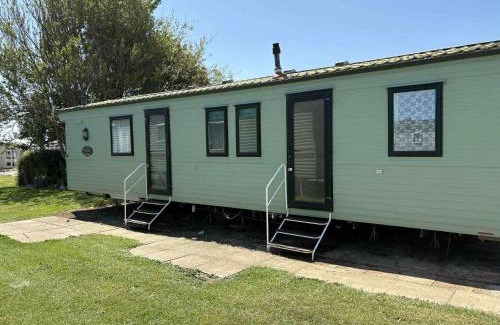 Winestead Casa | Sand Le Mere Caravan