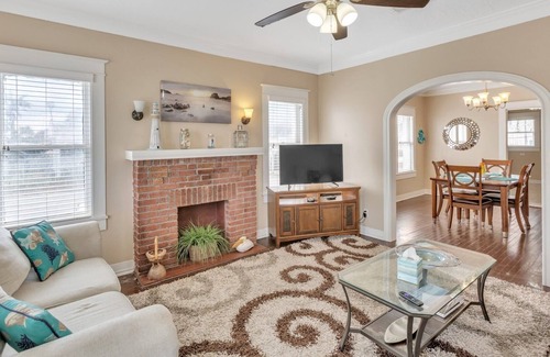 San Jacinto Cabaña | Sand of Time Cottage (2-Bedroom) - Pets Allowed by RedAwning