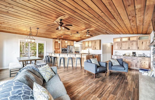Brazeau Casa | Sand Shoreline, Party Garage, Picturesque Sunsets, Dock