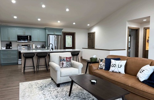 New Lisbon Casa | Sand Trap Shores at Sunset Lake – Sleeps 20