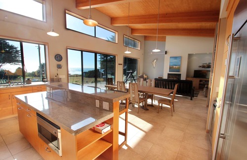 Fort Bragg Casa | Sand Waves: 3 BR, 3 BA Casa en Fort Bragg, para 6 personas