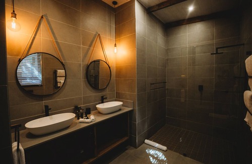 Harare Cabina | Sandalwood Lodge
