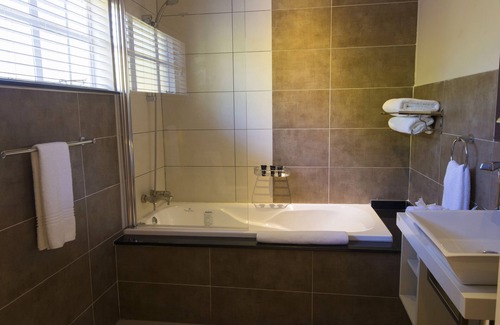 Harare Cabina | Sandalwood Lodge