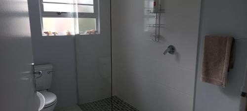 Sandbaai Apartamento | Sandbaai Hermanus Self Catering Garden Flat for 2