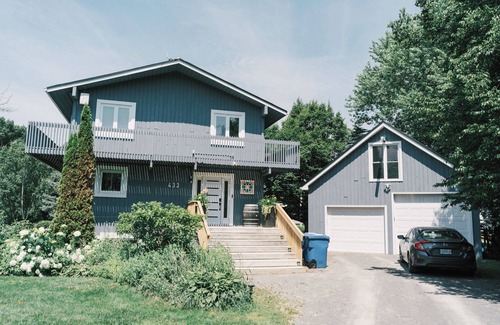 Picton Casa | Sandbanks Escape (5 min drive) on Sheba’s Island | Pet-Friendly Cottage
