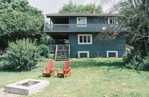 Picton Casa | Sandbanks Escape (5 min drive) on Sheba’s Island | Pet-Friendly Cottage