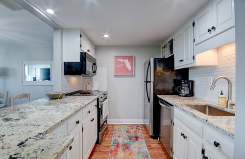 American Beach Condominio | Sandcastle Retreat - Hosted by Moore AI Rentals