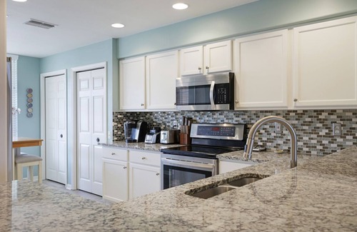 Tropical Cove Condominio | Sandcastle Retreat at Lexington CC Lake Village