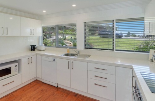 North Avoca Casa | "Sandcastles" - A gorgeous Hamptons style beach house at North Avoca